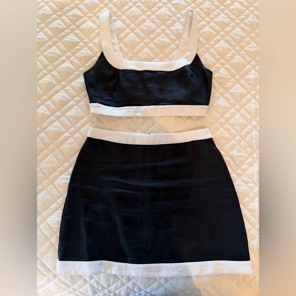 Reformation black and white two-piece set, size 4 🤍🖤 - Picture 2 of 5